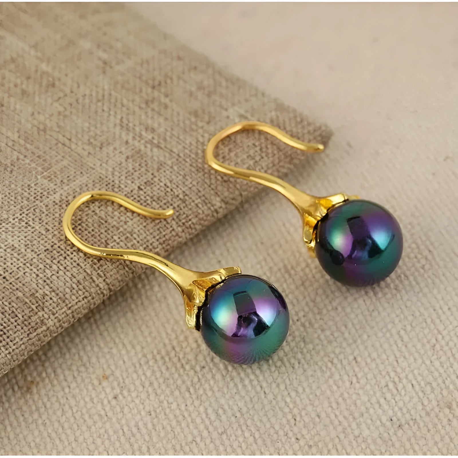 Gold-coloured retro women's earrings with electroplated finish and alloy construction