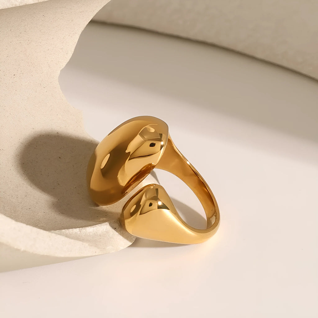 Stainless steel geometric open ring with electroplated finish in colour JDR2405081