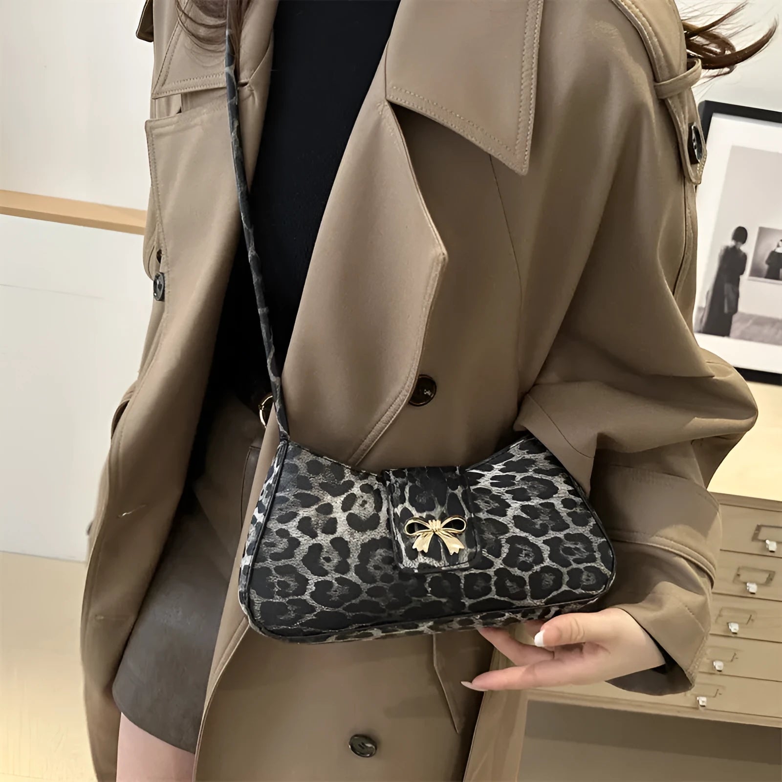Women's large capacity casual handbag with sandwich pocket design in PU material