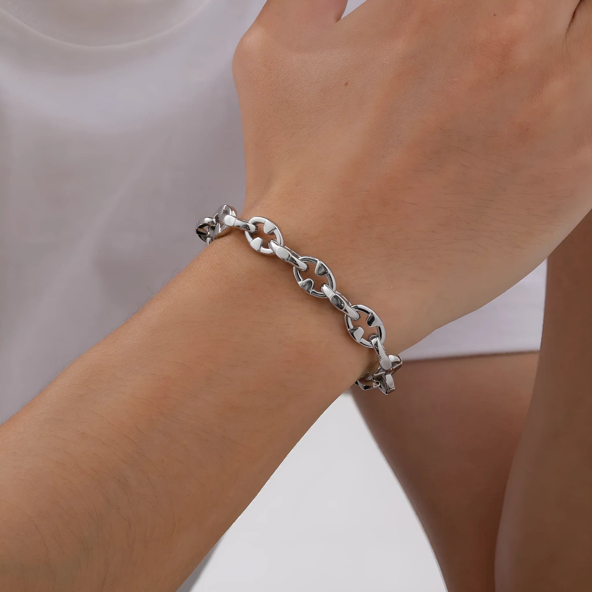 Handmade thick geometric chain bracelet in stainless steel for men, unisex design.