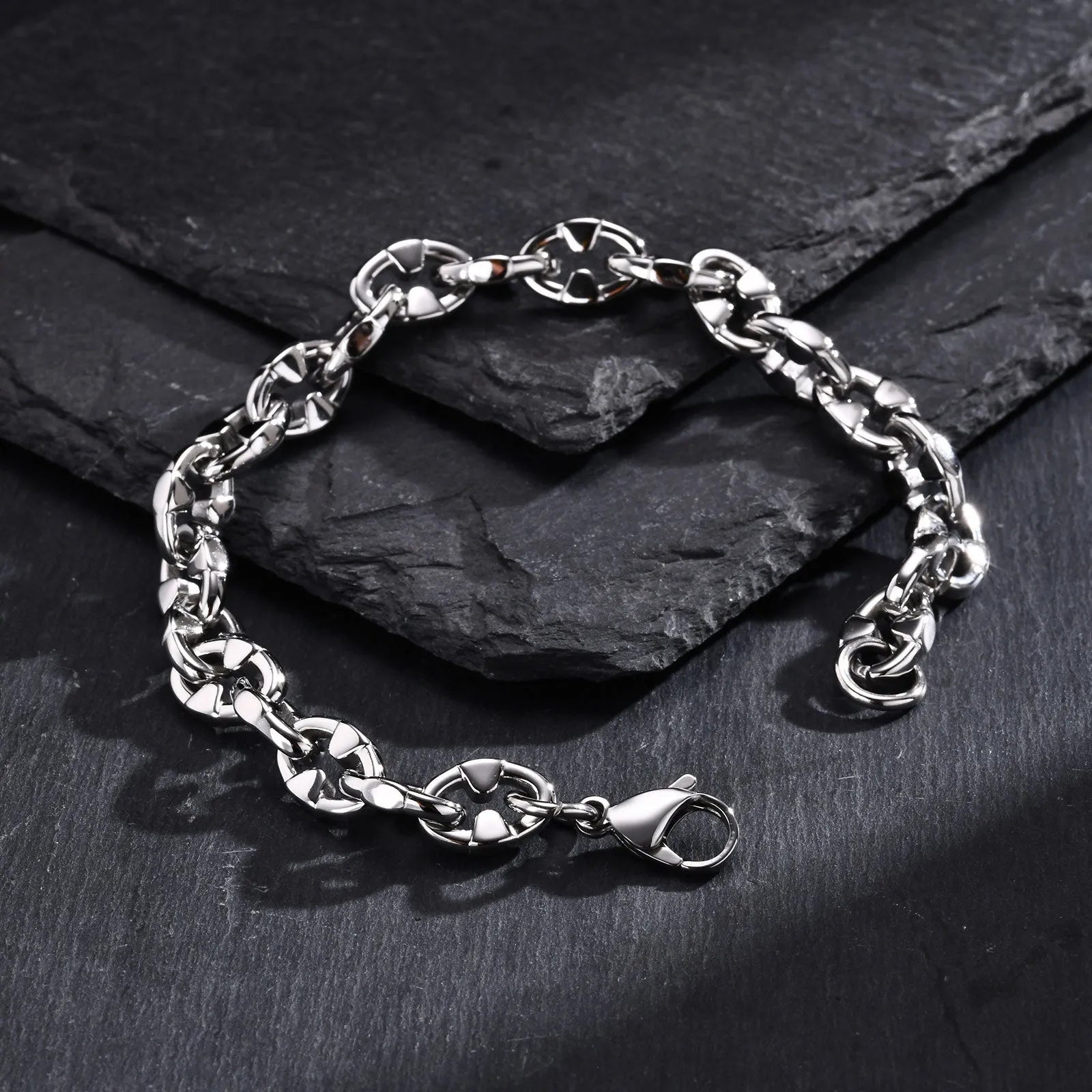 Handmade thick geometric chain bracelet in stainless steel for men, unisex design.