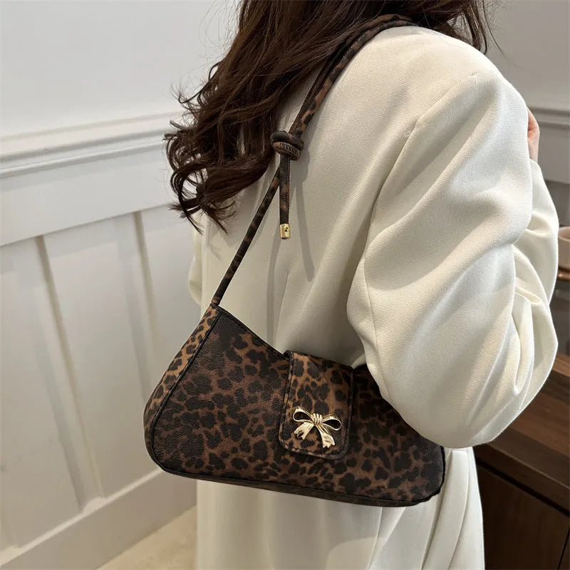Women's large capacity casual handbag with sandwich pocket design in PU material