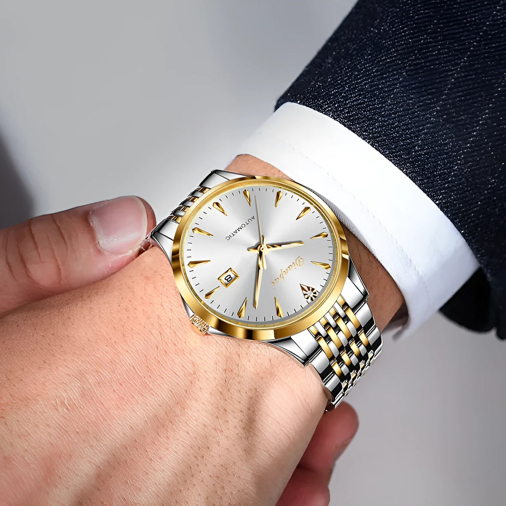Men's simple dial automatic watch with stainless steel strap and case.