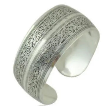 Silver alloy ethnic bracelet with carved Miao openwork patterns in turtle colour option