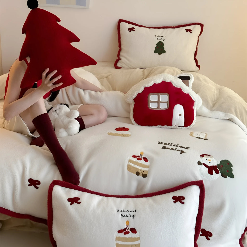 Cartoon pattern girls bedding four-piece set with duvet cover, sheet, and pillowcases in a snowy milk pastry design.