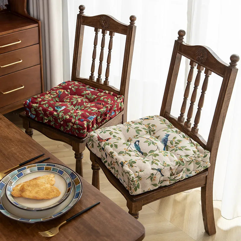 American-style thick dining chair cushion in floral apricot colour, dimensions 40x40x8cm.