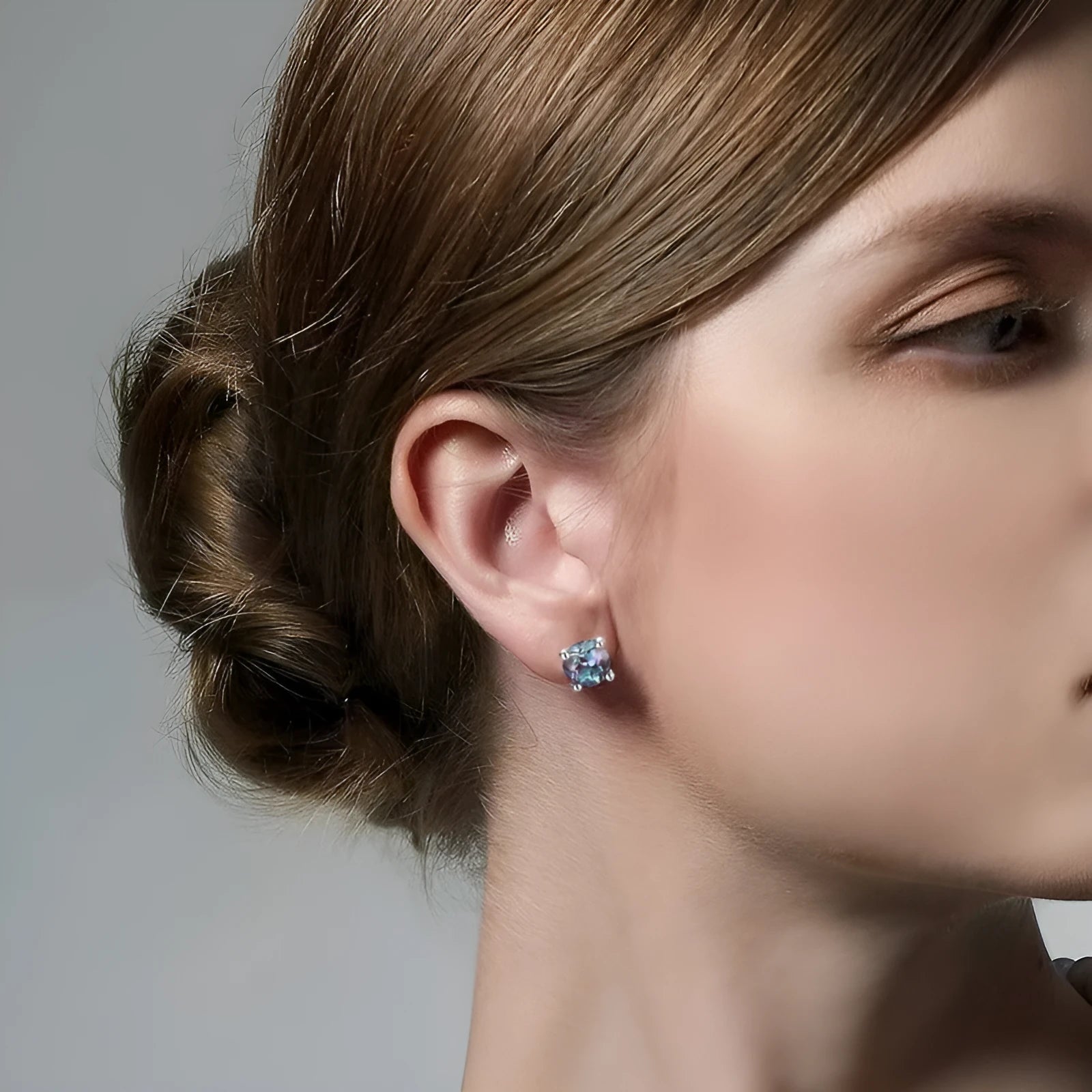 925 silver ear studs with round cultivated alexandrite stone geometric design