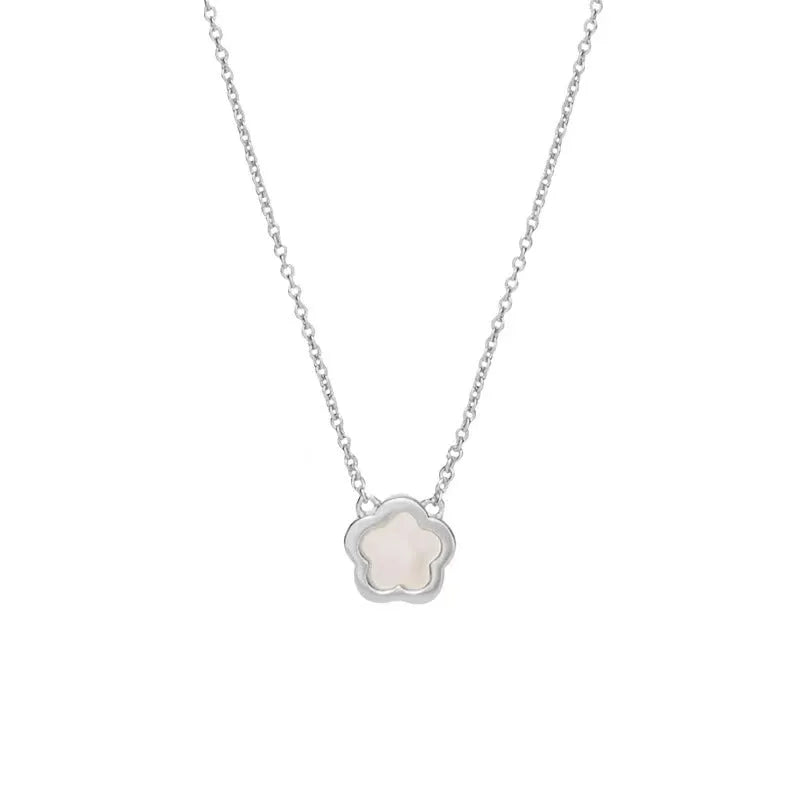 White mother of pearl shell flower necklace on O-chain in gold or silver finish