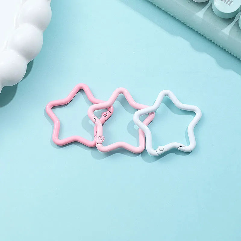 Zinc alloy five-pointed star keychain in various colour options for backpack decoration