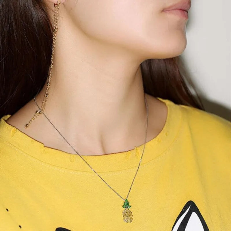 Korean fashion women's pineapple diamond necklace with geometric pendant in silver colour plating