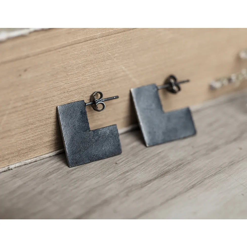 Oxidized black geometry square sterling silver earrings measuring 16mm