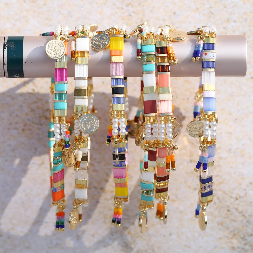 Women's handmade imitation pearl bracelet with glass coloured beads in original design