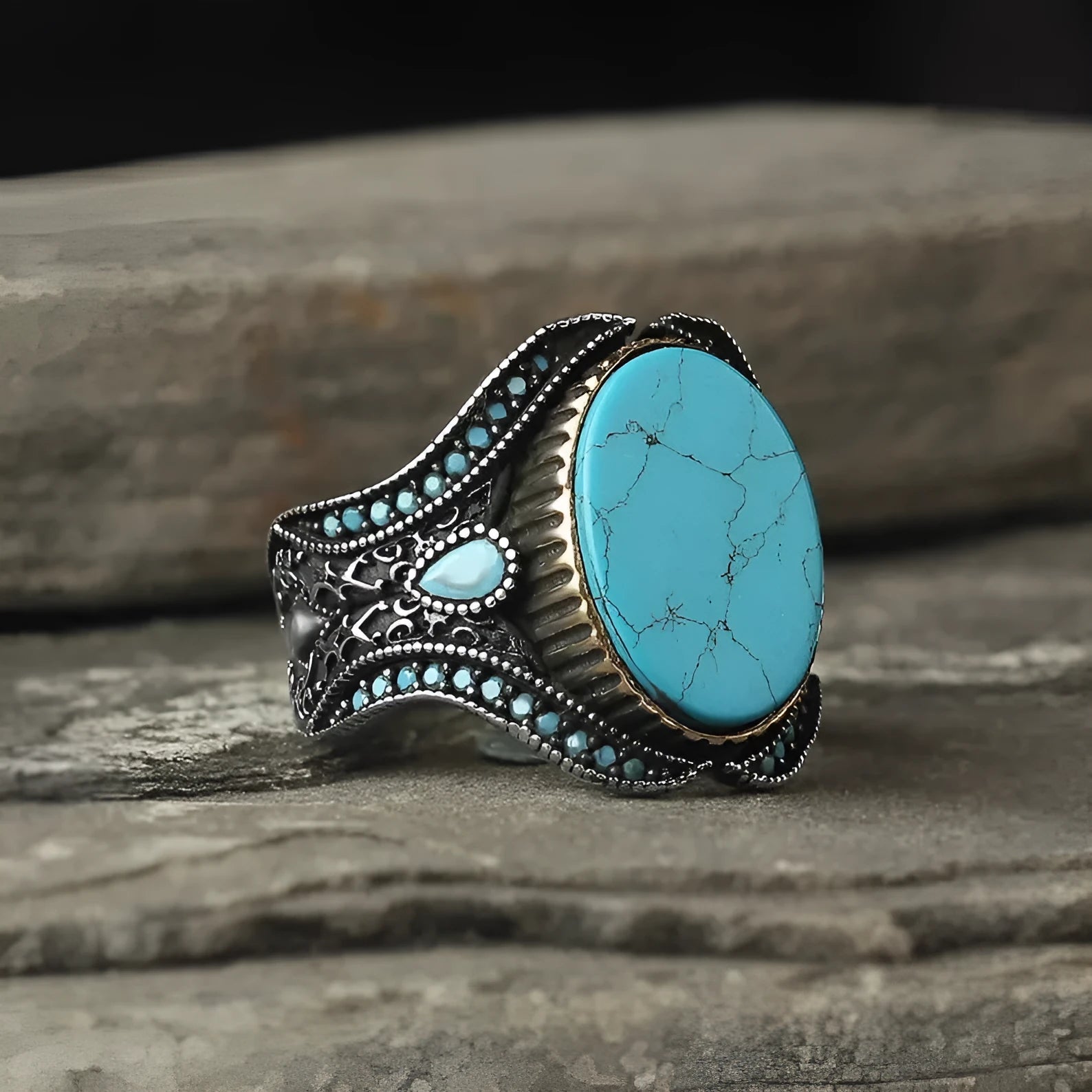 Men's round turquoise antique silver alloy ring showing simple design on size chart