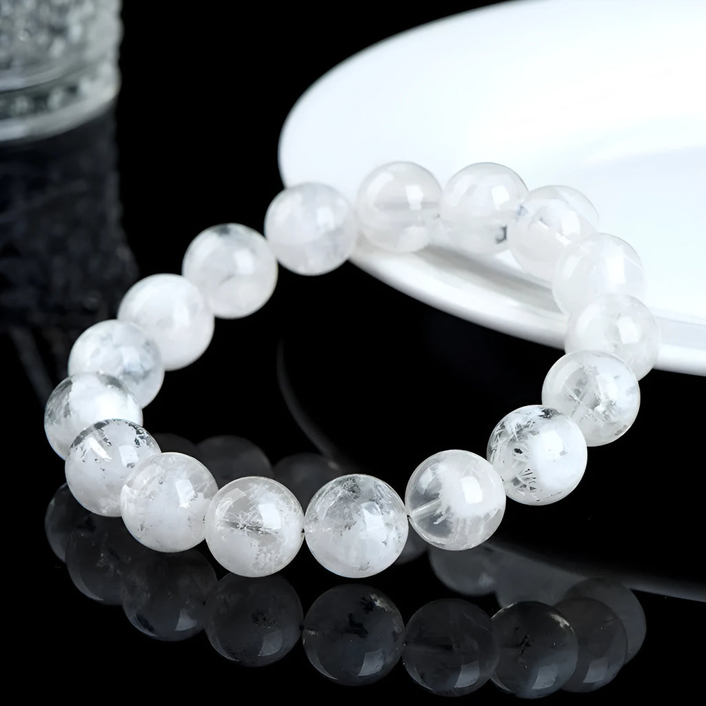 Geometric women's crystal bracelet with blizzard snowflake round beads and Ruyi Xiangyun elements