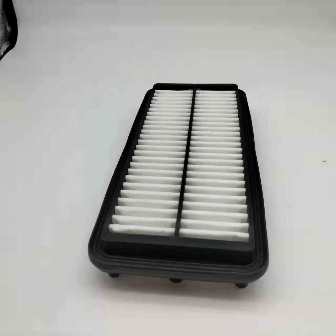 Black car air filter with 256x113x40mm dimensions for Modern vehicle replacement