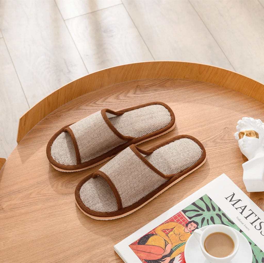 Women's open-toe slippers in linen and cotton, shown in a marled red colour with a thickened sole.