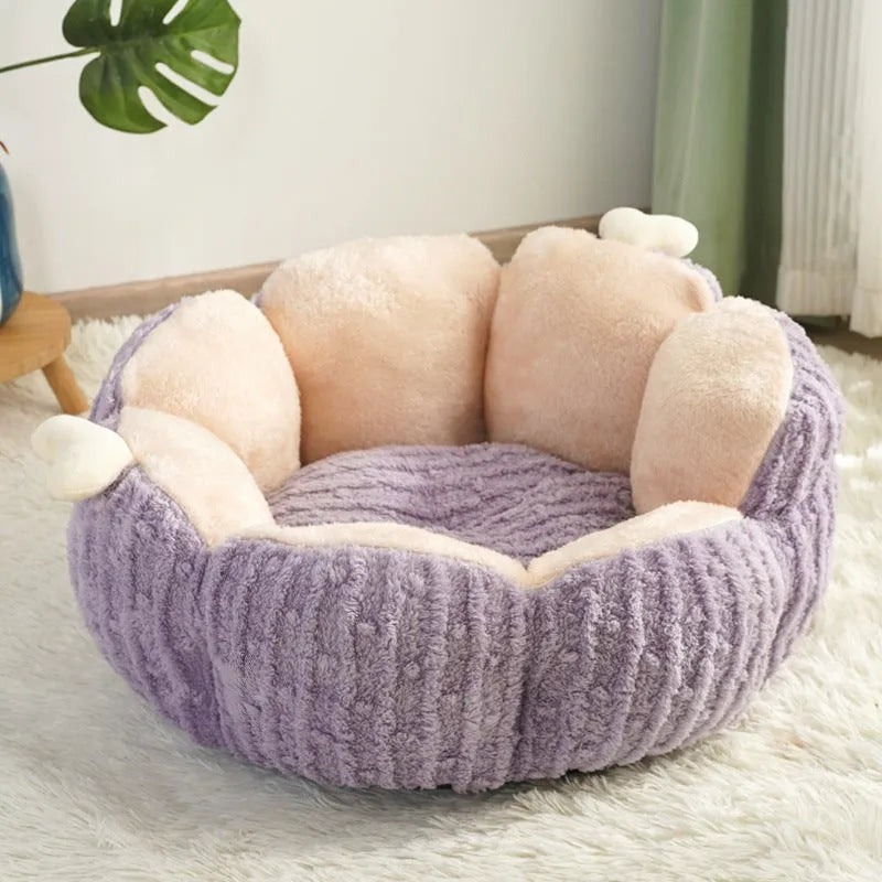 Soft cat litter kennel with removable cushion in green colour showing enclosed pet bed design
