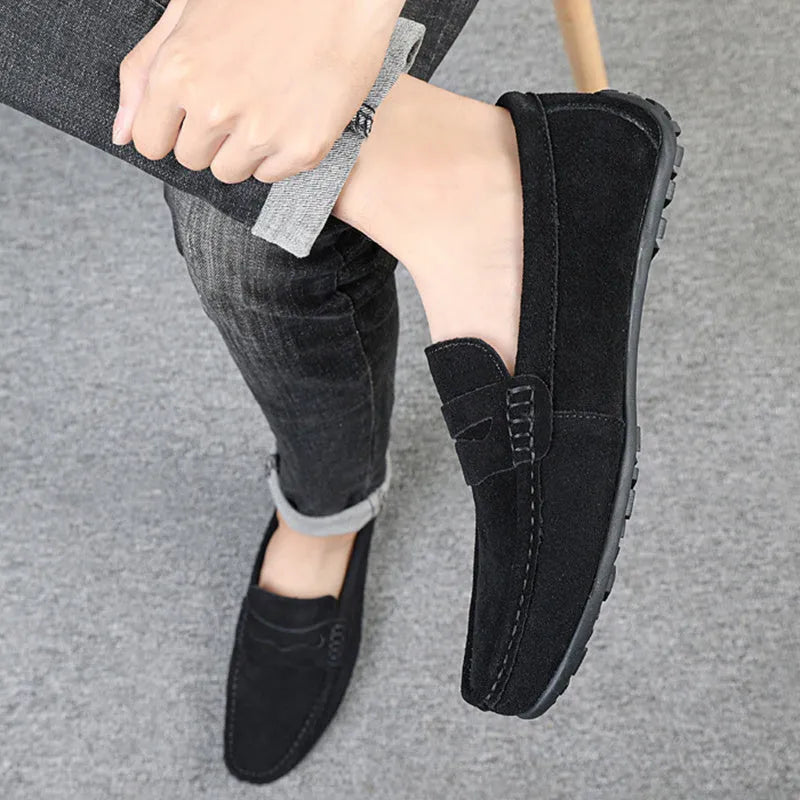 Men's suede-finished cowhide loafers in solid colours with rubber sole and round toe
