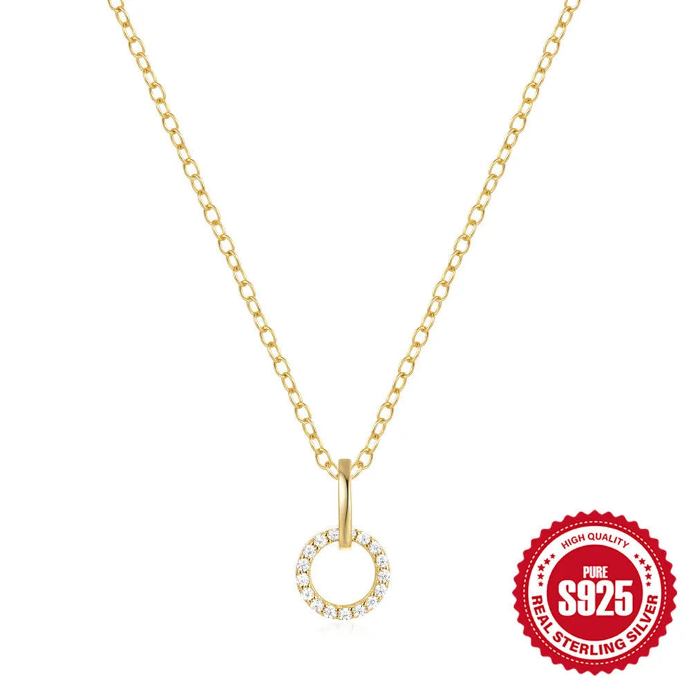 Gold-coloured S925 sterling silver clavicle chain necklace with interlocking design and micro inlaid zircon.
