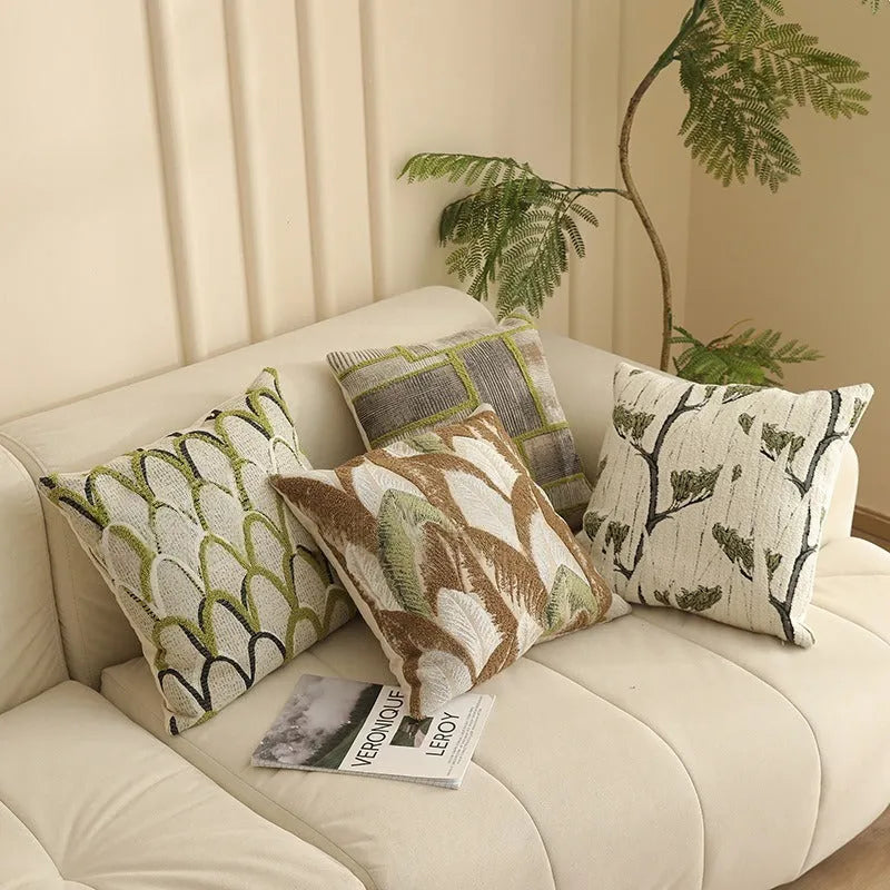 Square 45cm jacquard sofa cushion with woven plant and flower pattern in retro Nordic style.