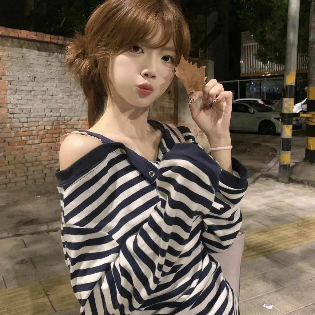 Women's dark blue oversized Korean-style t-shirt with embroidery and striped pattern