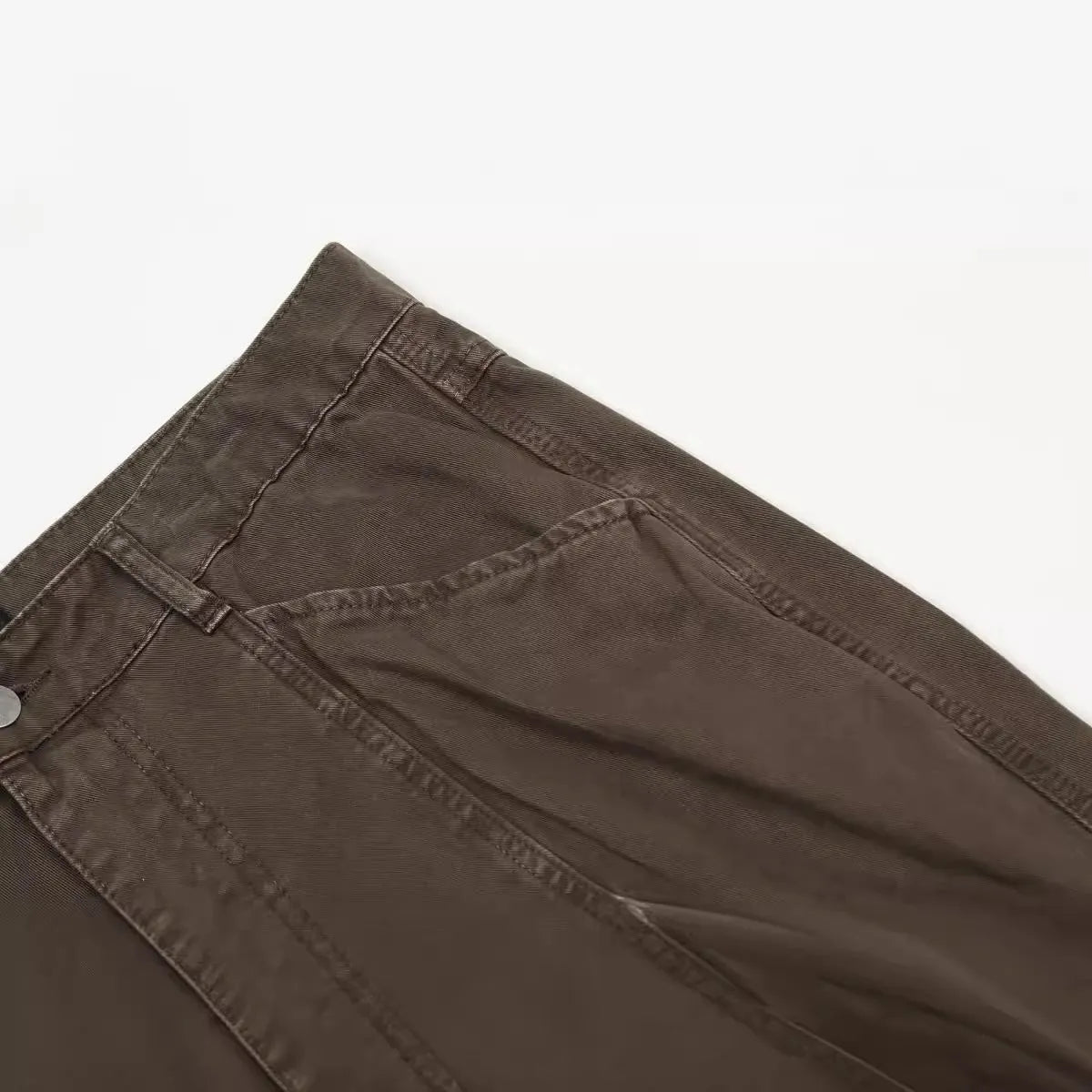 Men's loose straight wide leg jeans in brown and light khaki with high waist and zipper fly