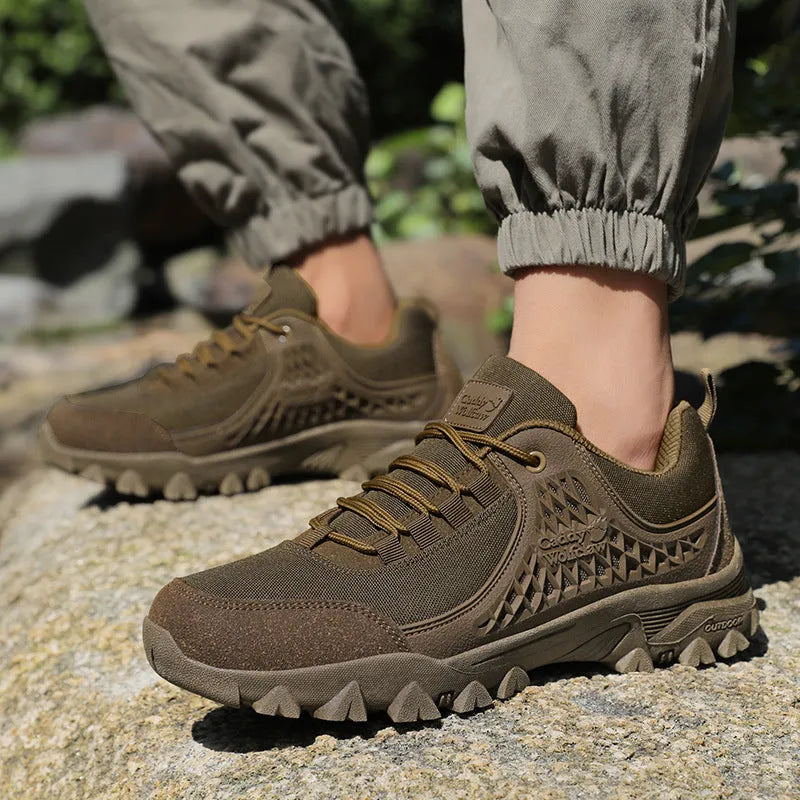 Men's khaki hiking shoes with non-slip platform sole and PU mesh upper, low-top lace-up design for outdoor mountaineering