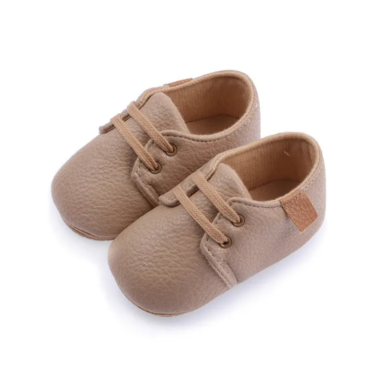 Unisex baby casual shoes in beige colour with synthetic leather upper, plain style, size 11cm to 13cm