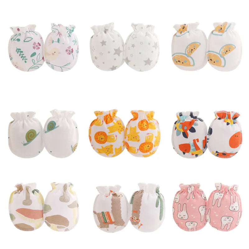 Baby anti-scratch mittens in multiple colours and pure cotton patterns, one pair.