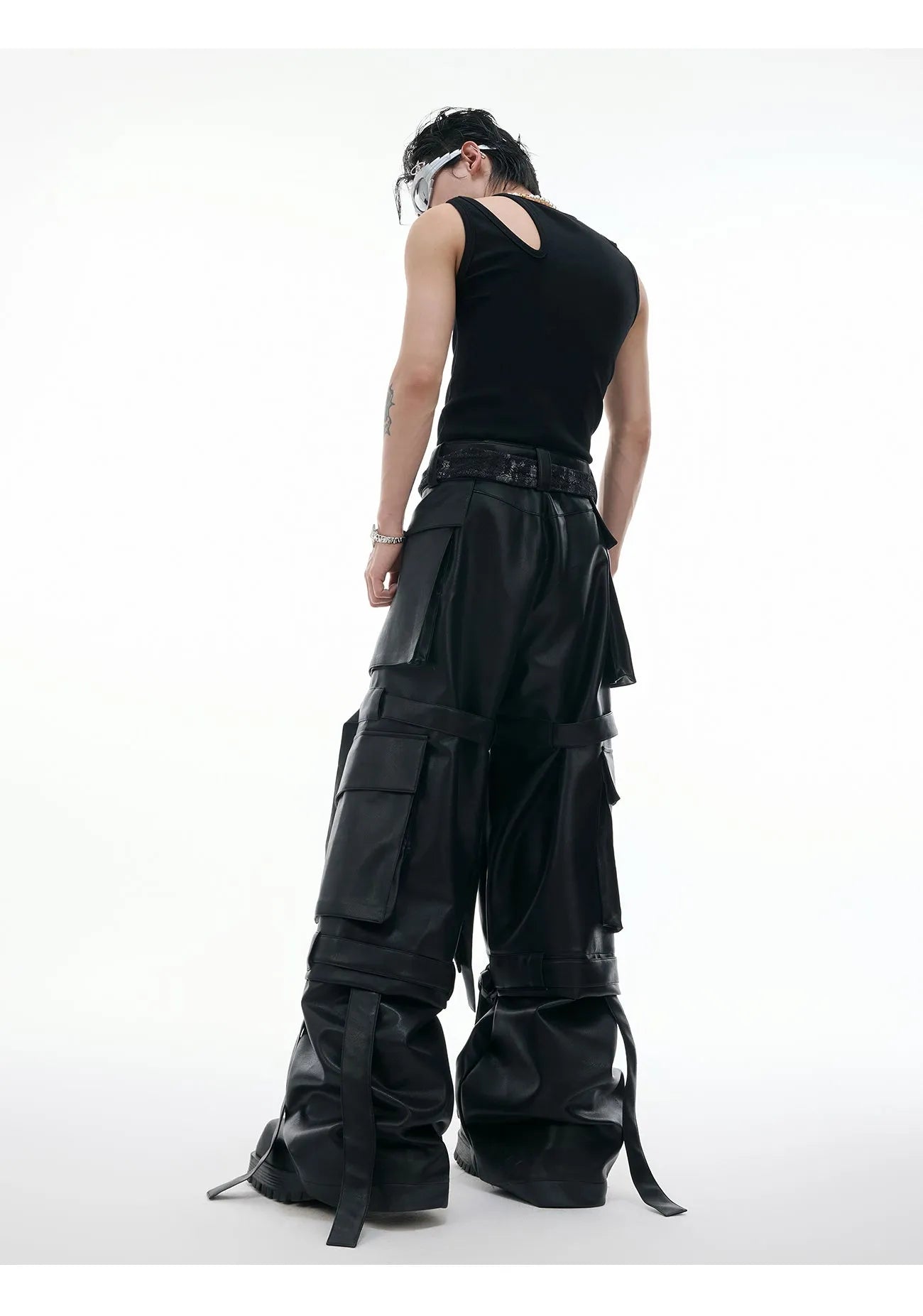 Black retro quilted trousers with multiple pockets and stitching ribbon details
