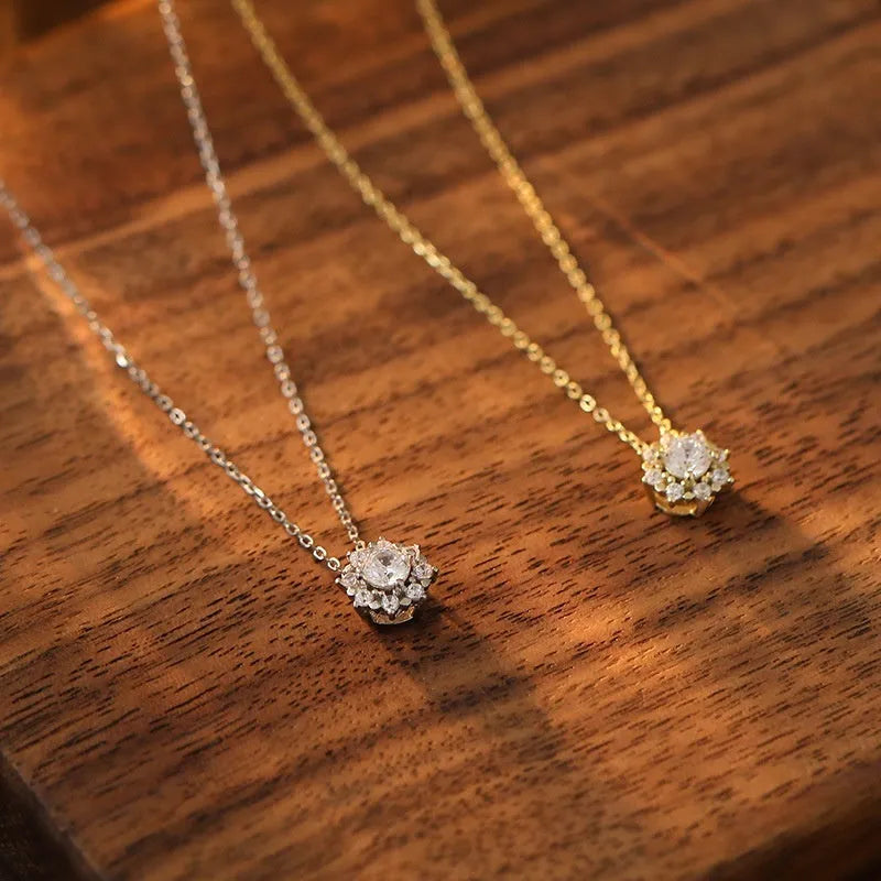 Silver snowflake zircon pendant necklace under banyan tree in white gold electroplated finish