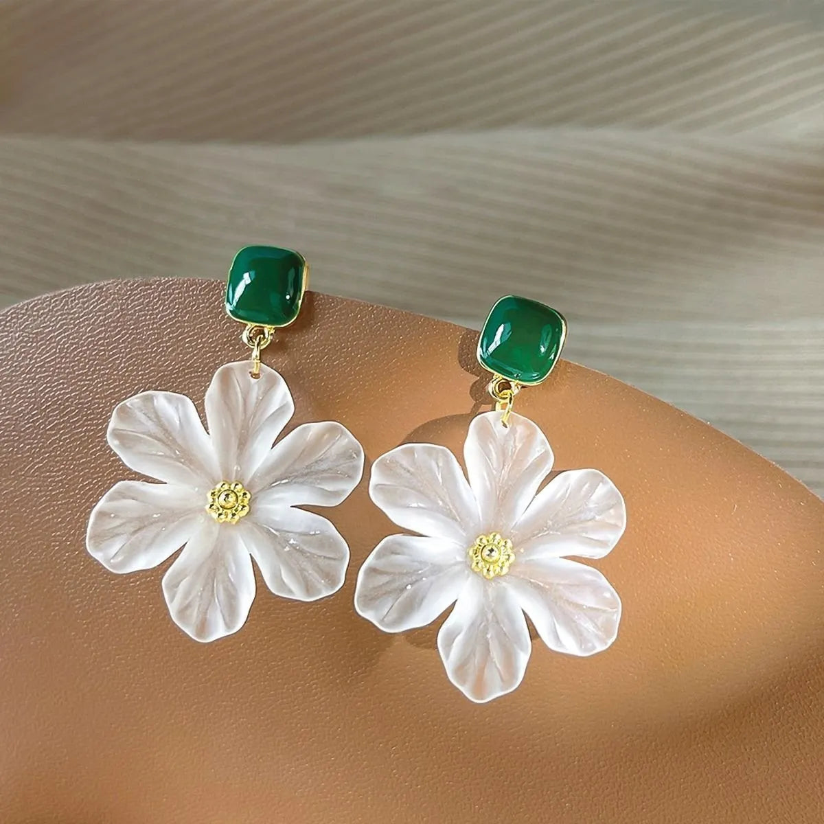 Dark green alloy earrings with sweet flowers needle design for female wearers