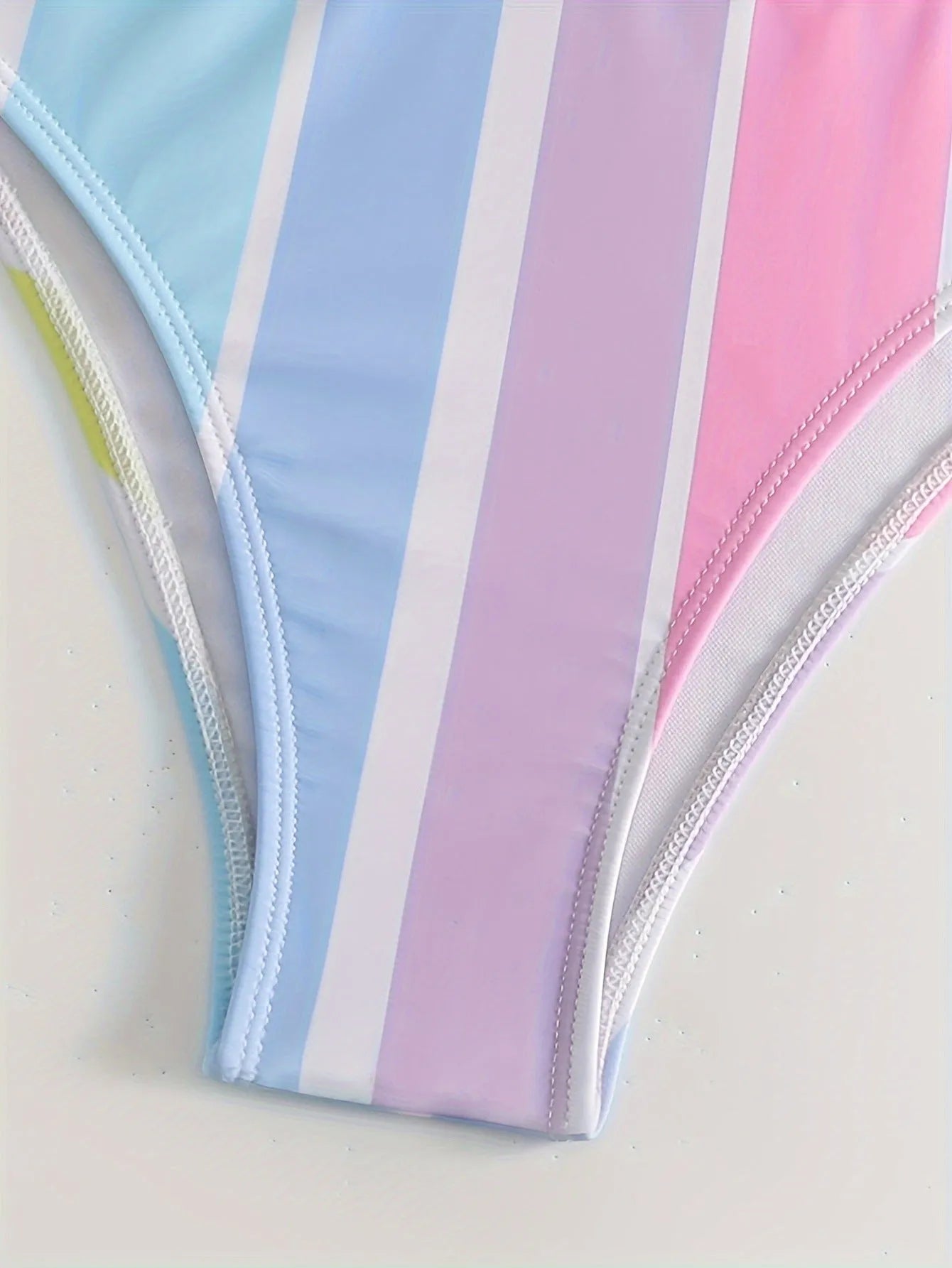 Women's striped sports bikini set in polyester with spandex lining for swimming