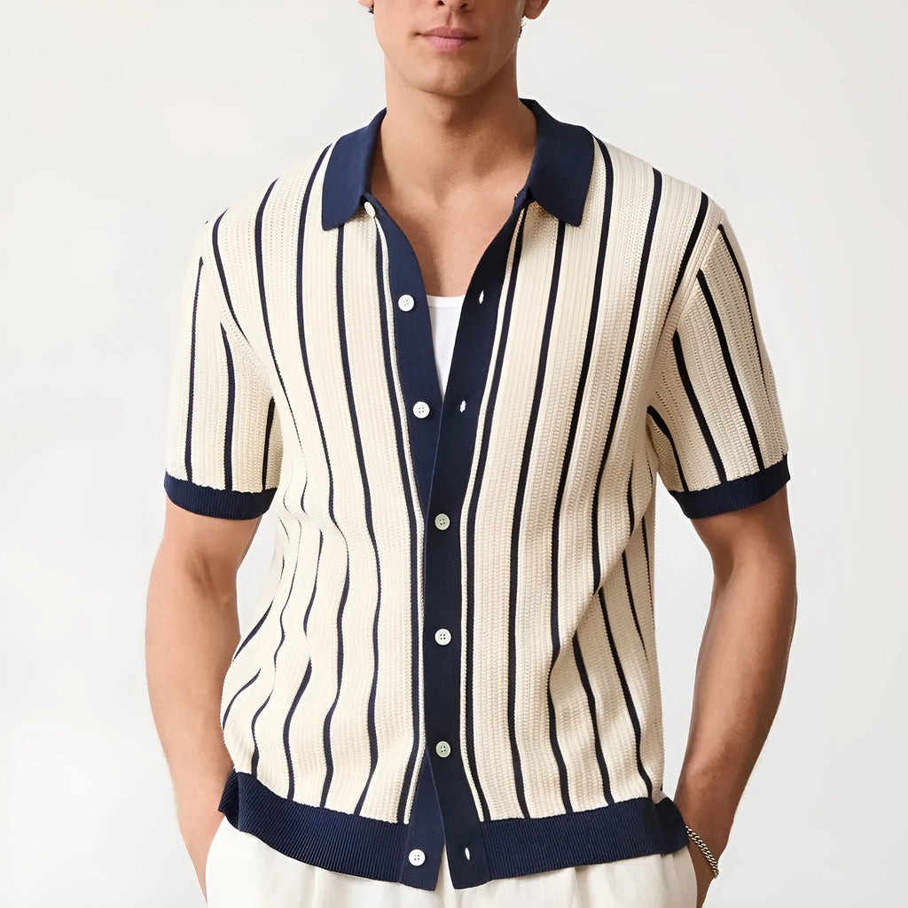 Men's white asymmetrical knitted shirt with lapel collar and short sleeves in British style