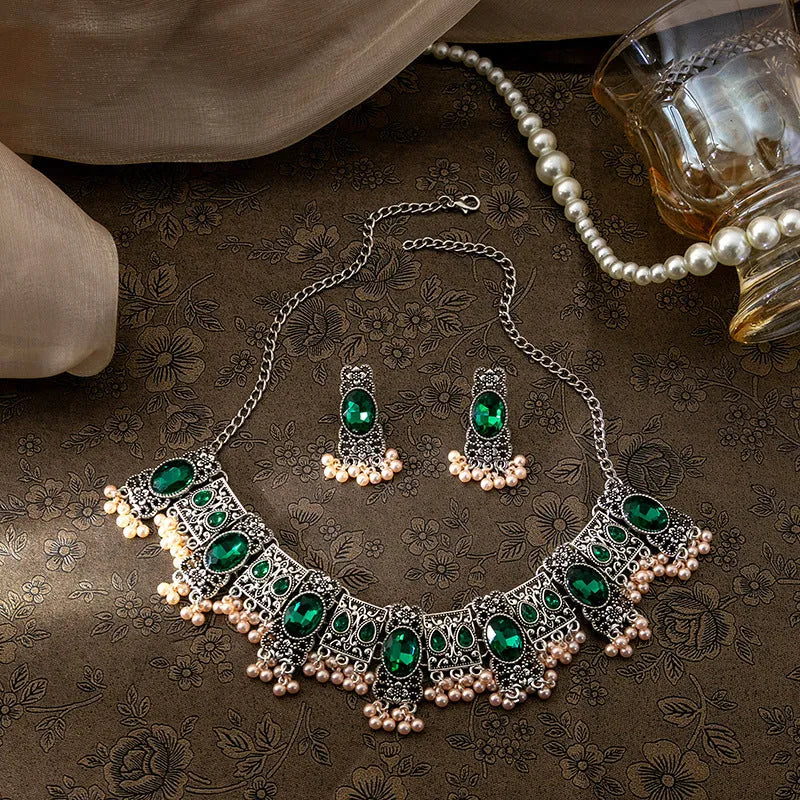 Vintage emerald earrings and necklace set with square tassel bead pendant and O-ring chain in retro ethnic style, colour E1474-2