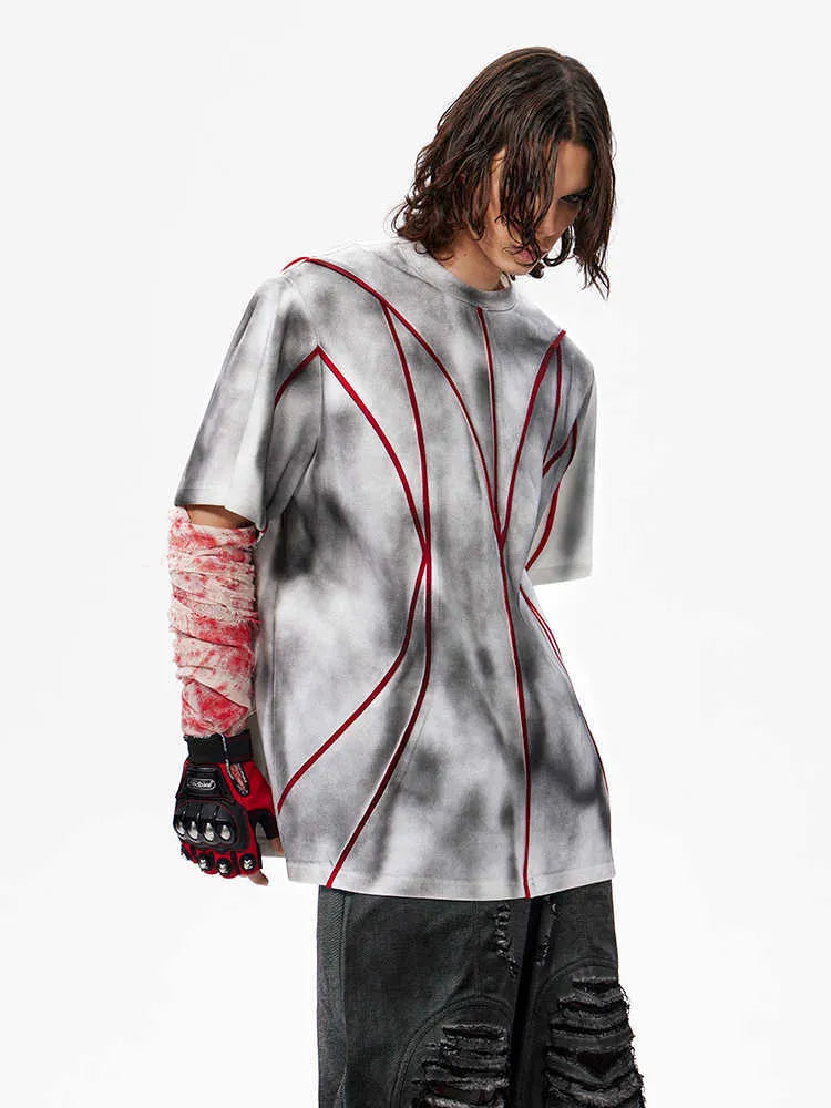 Padded shoulder short sleeve T-shirt with three-dimensional line patchwork round neck
