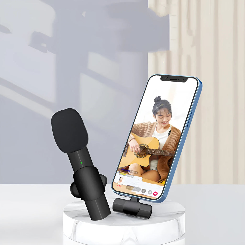 Wireless lavalier microphone with moving coil capsule for mobile phone recording