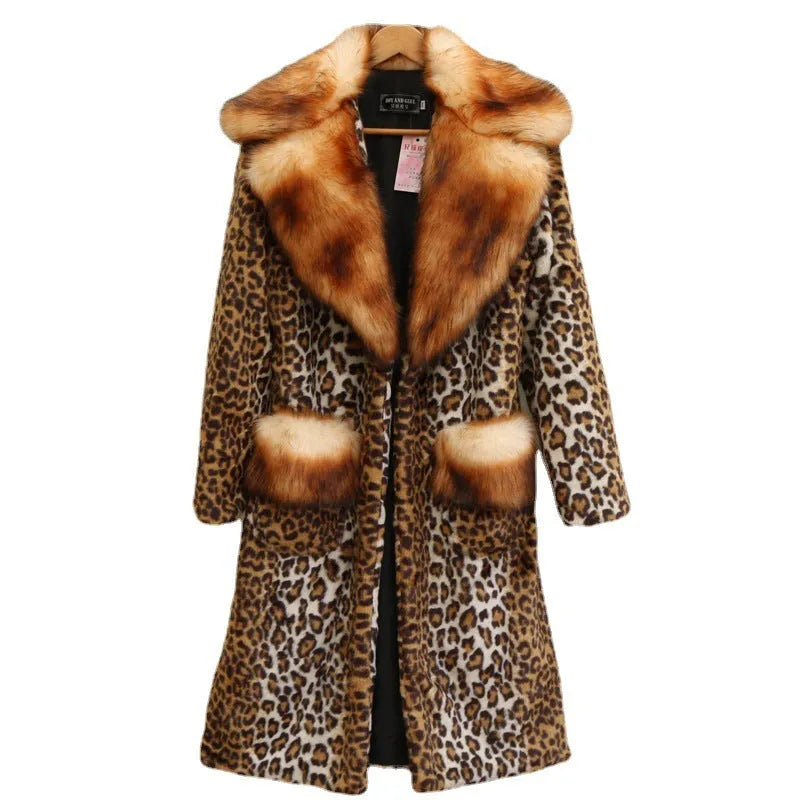 Women's long leopard print artificial fur jacket with a relaxed fit and regular sleeves.