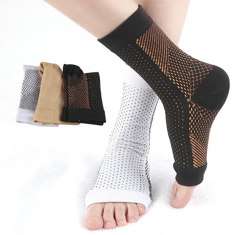 Korean-style nylon pressure foot socks in black with invisible heel and short tube length