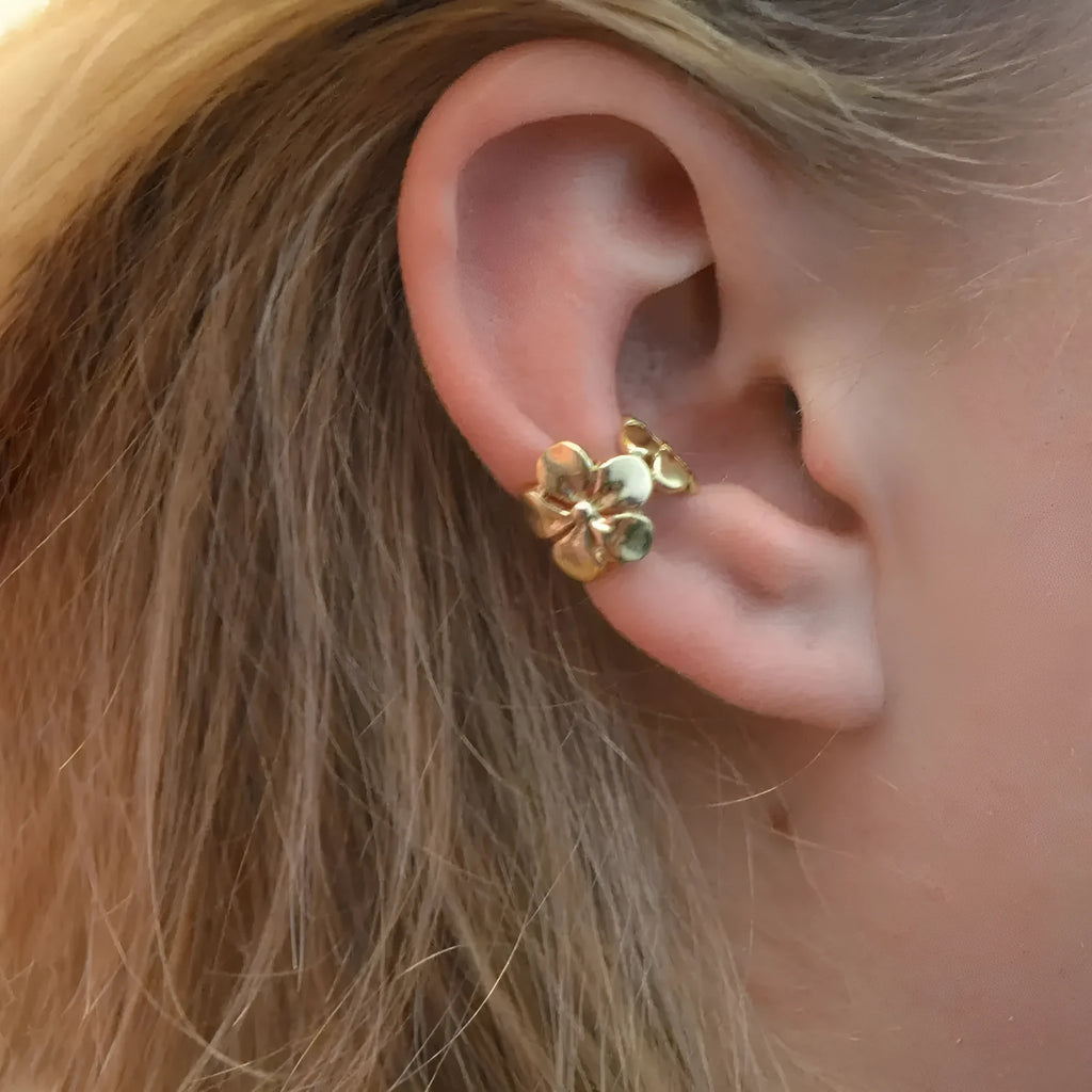 Gold starfish scallop conch shell drop earrings for women with beach theme design