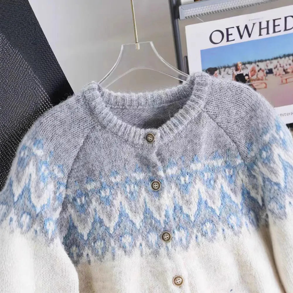 Women's loose-fit jacquard knit sweater coat with contrasting colours in milky white.