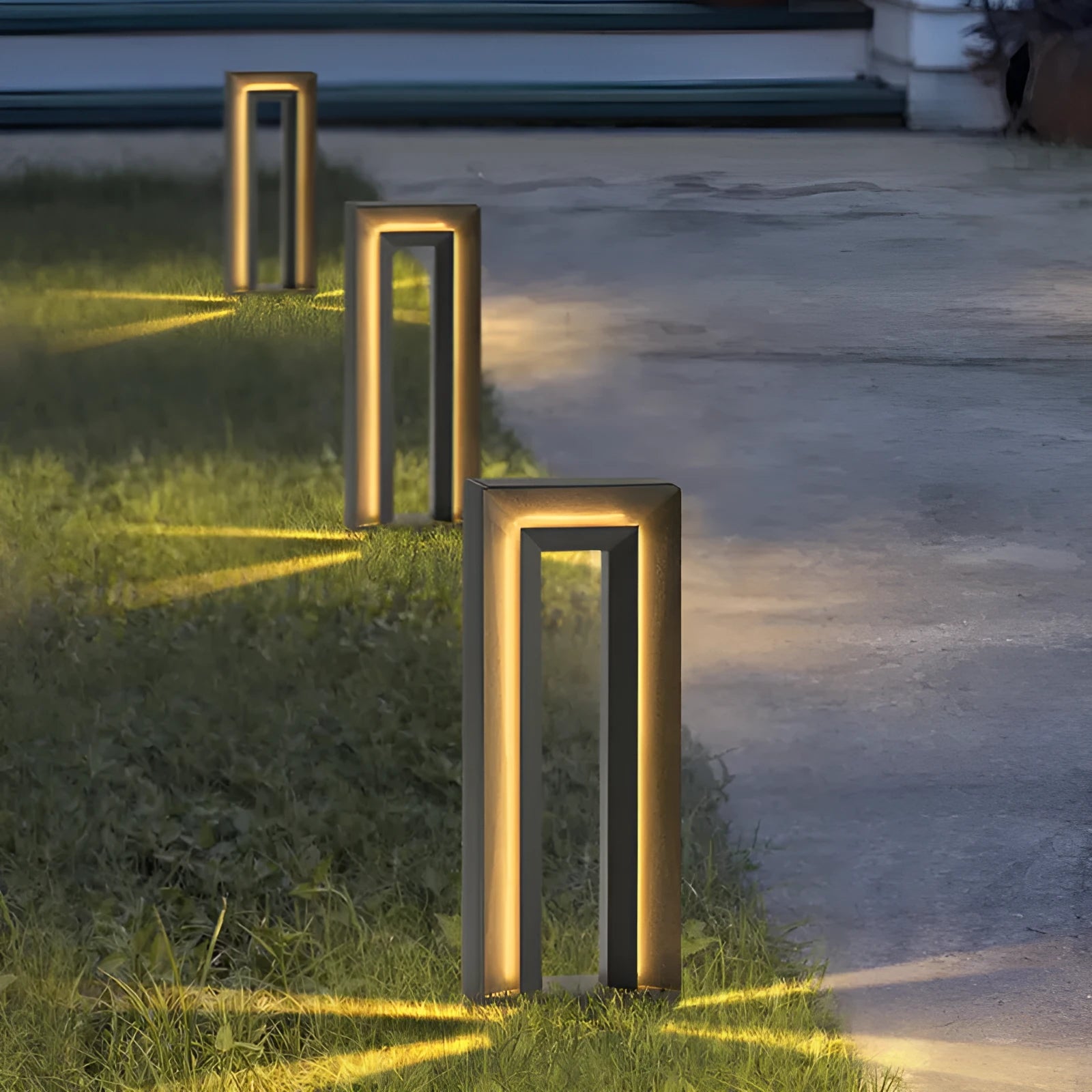 Geometric abstract art outdoor garden landscape lamp in stainless steel and acrylic construction