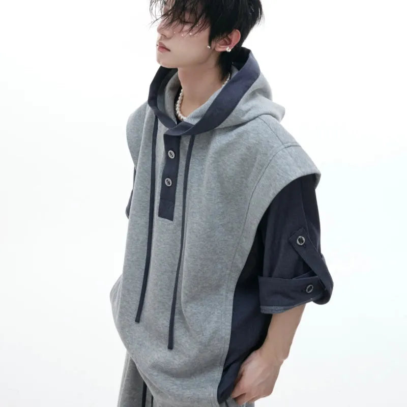 Polyester hooded tracksuit with three-dimensional stitching design in black and grey colours