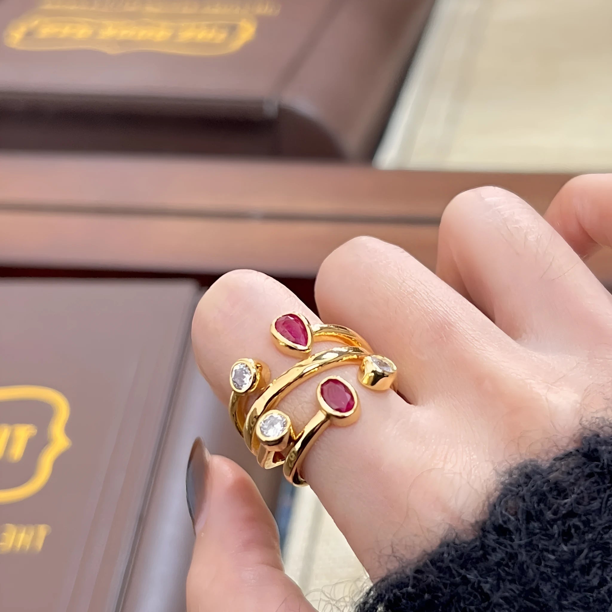 Irregular cross double-headed diamond ring in two-tone colours