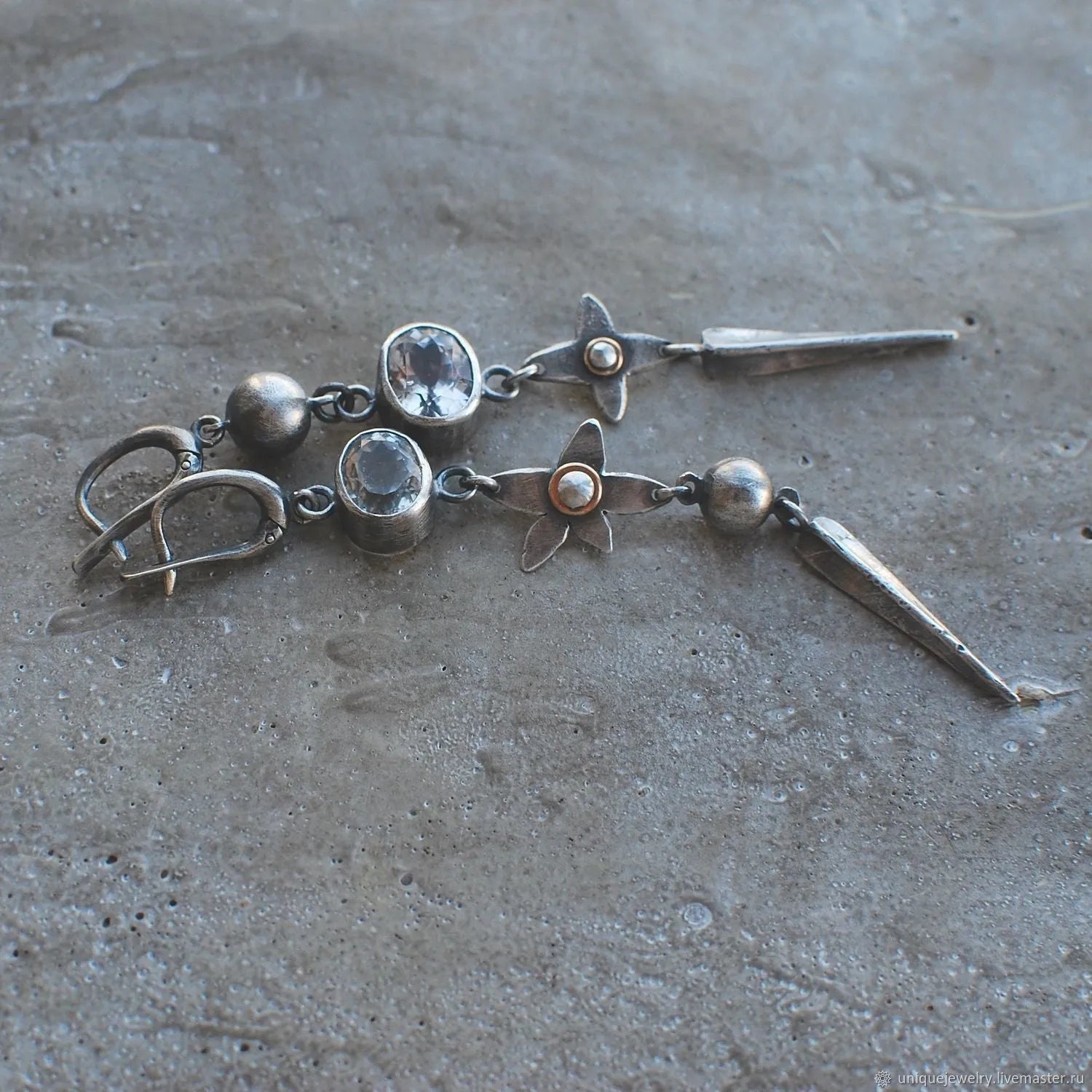 Hesheng antique silver geometric long pendant earrings with rhinestone XINGX design.