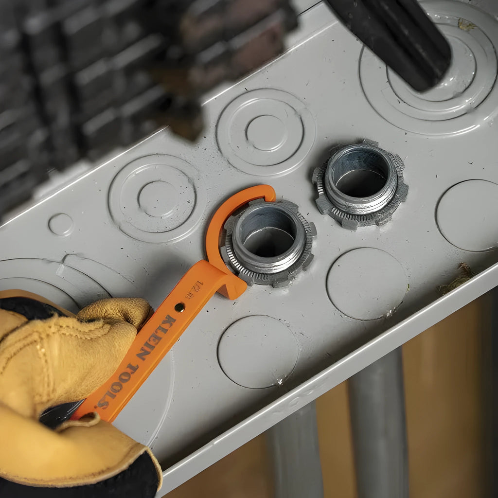 Crescent magnetic suction wrench three-piece set showing orange, grey, and black wrenches with different sizes