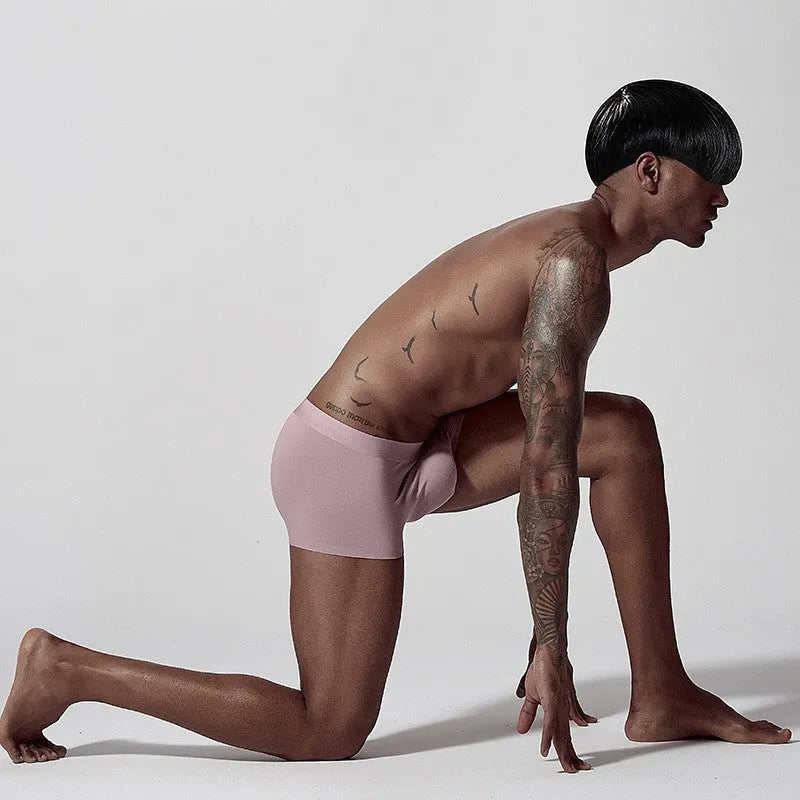 Men's seamless modal underwear in solid colour with mid waist design and shaping functions