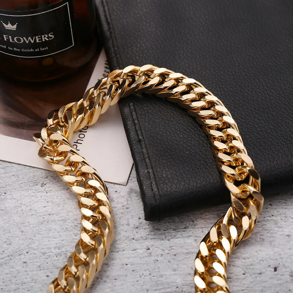 Gold thick chain necklace for women with 32cm length and alloy construction