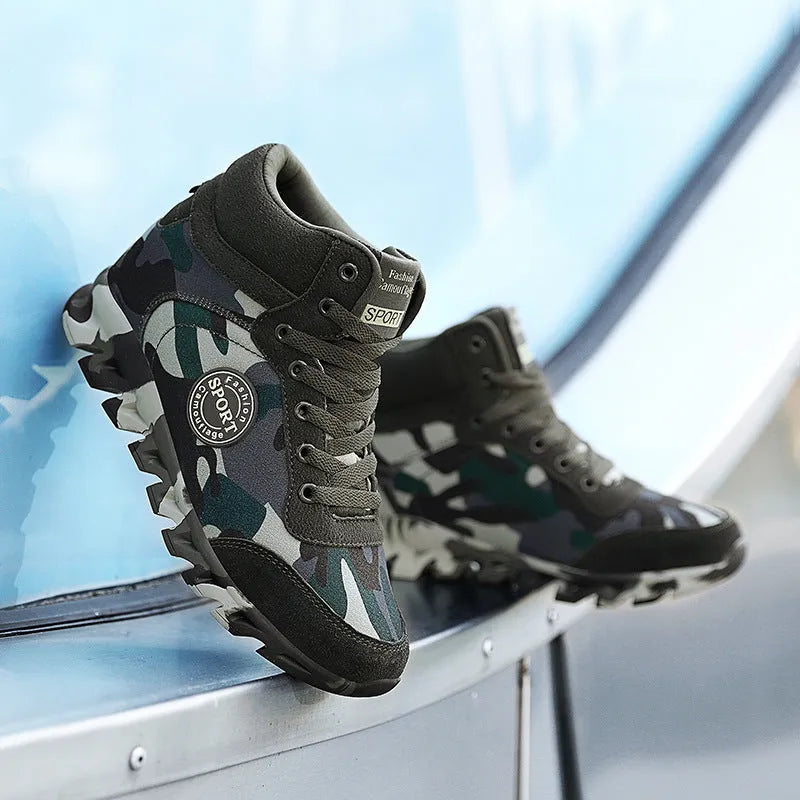 Women's green camouflage pattern canvas sneakers with rubber sole