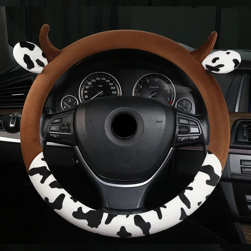Plush car steering wheel cover in soft fabric with 38cm diameter measurement